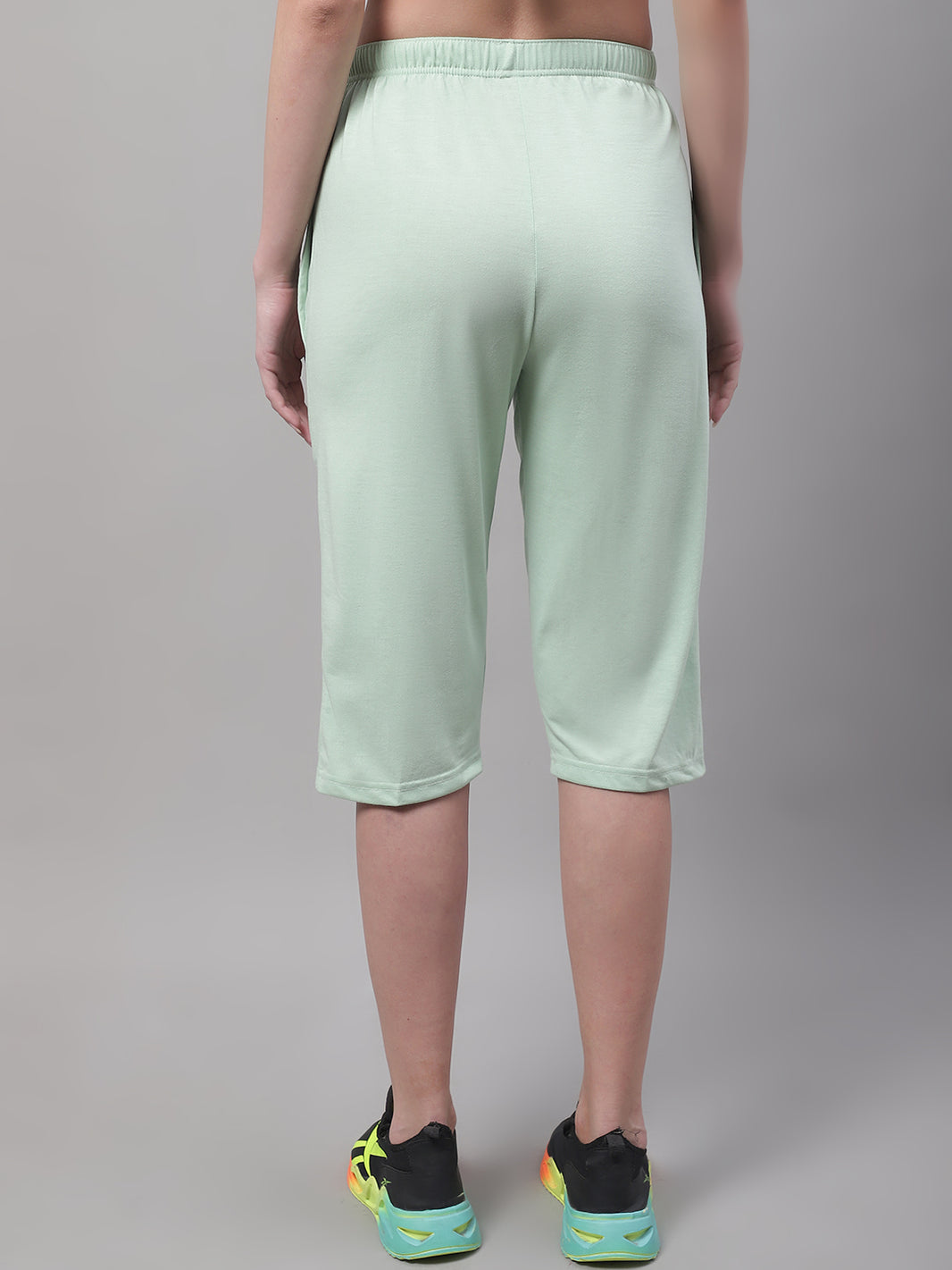 Vimal Jonney Light Green Regular fit Cotton Capri for Women